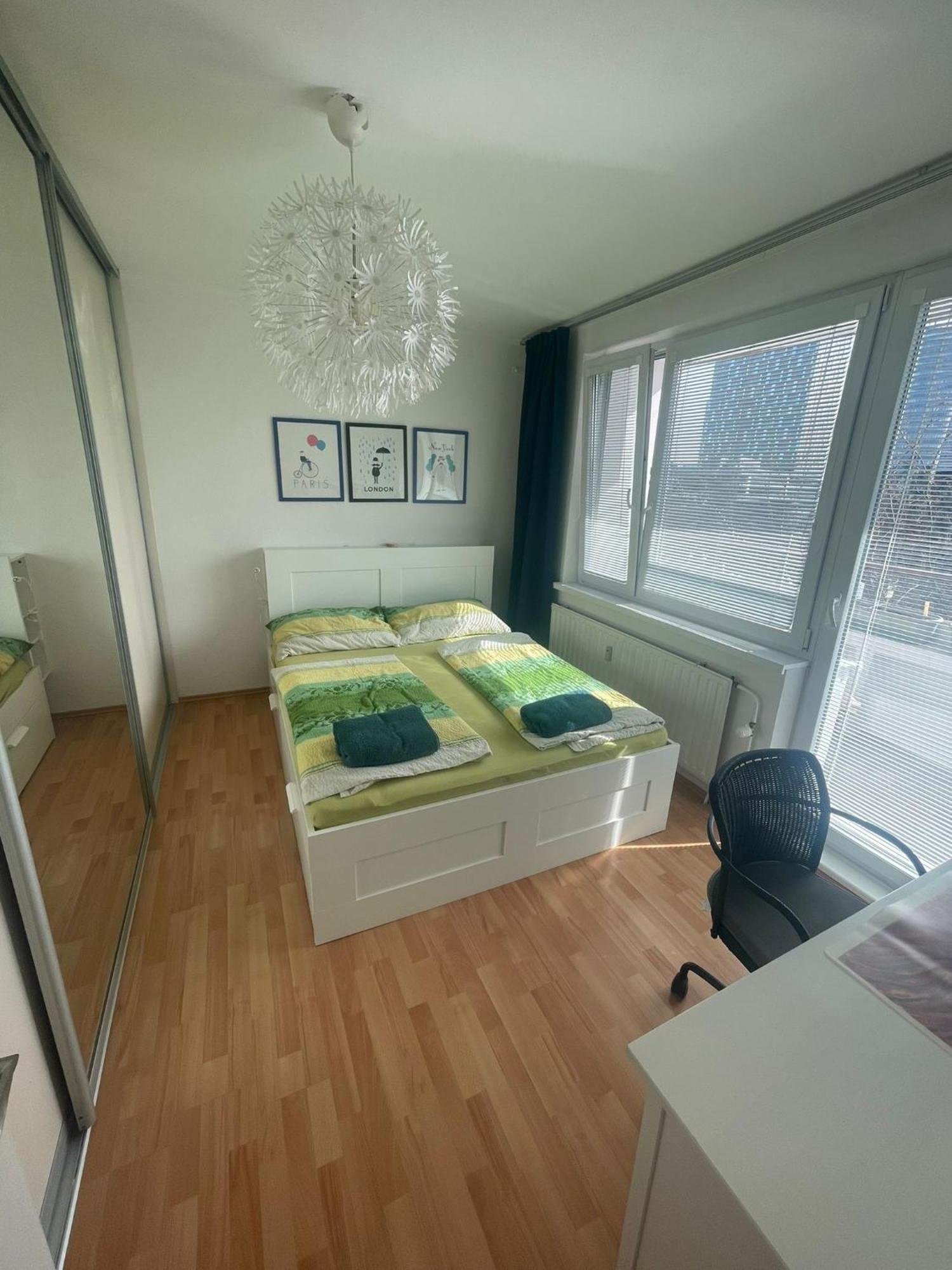 Park View City Center Location Apartment With Balcony Братислава Экстерьер фото